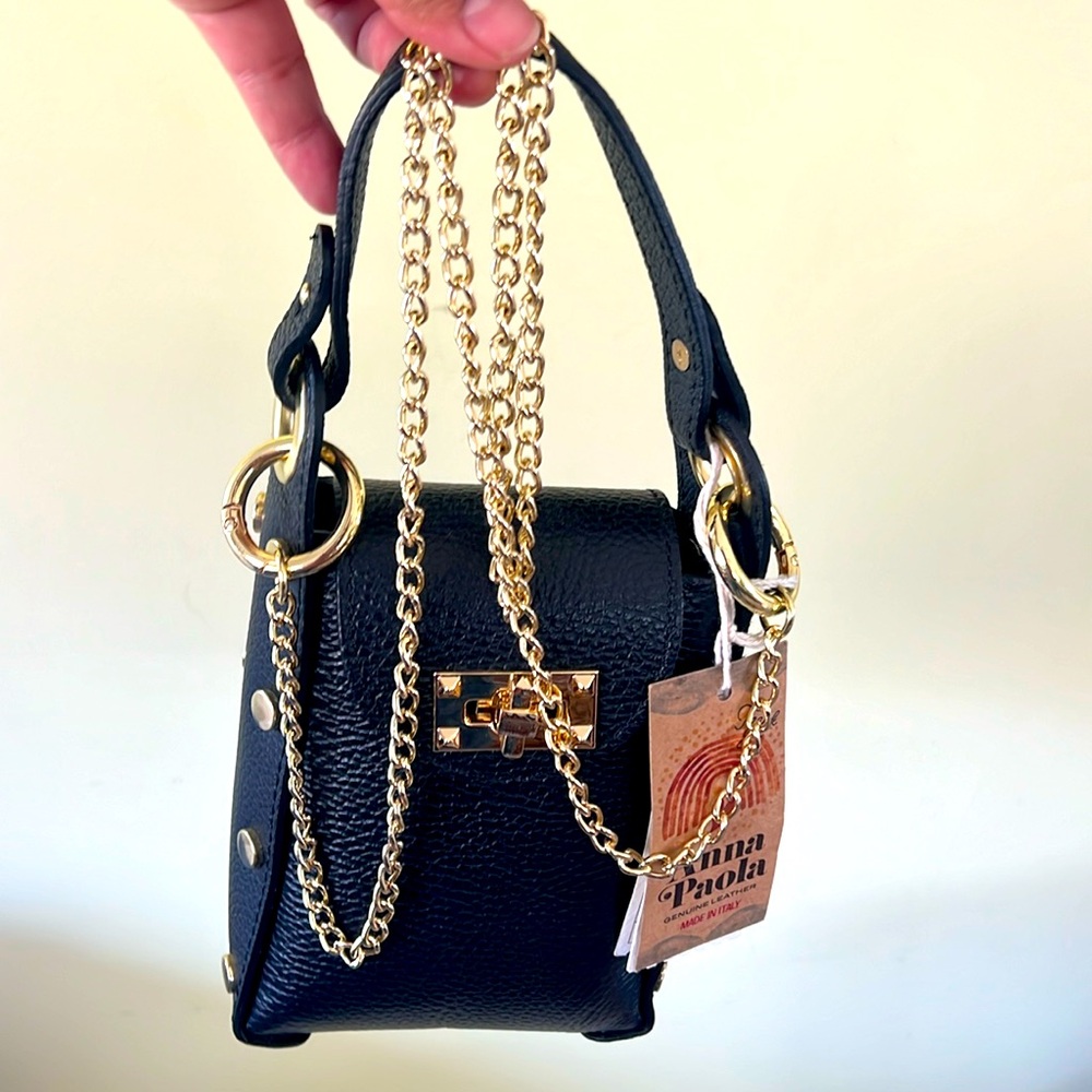 Black Crossbody bag with chain